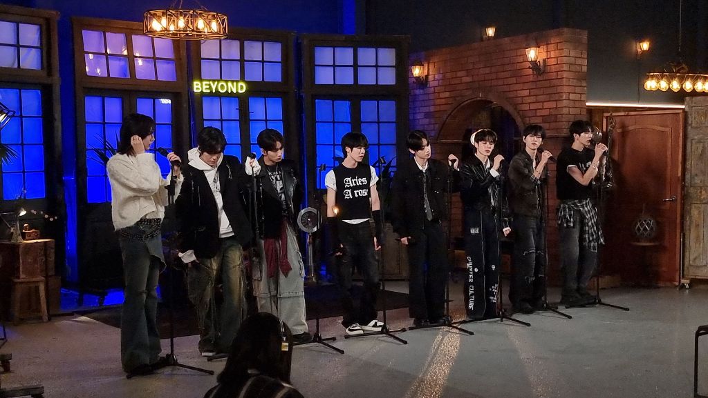 K-POP 아이돌 그룹 라이브 촬영 현장